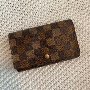 Louis Vuitton Damier Porte Monnaie Billets Tresor Wallet